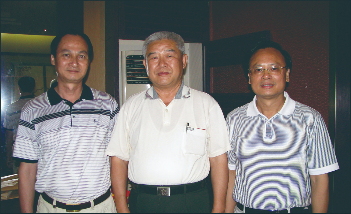 廣西區(qū)發(fā)改委領(lǐng)導(dǎo)陪同中國人民解放軍總參謀部政治部主任賈雪陽軍（照片中）到公司實(shí)地考察，并給予“好安節(jié)電器”高度評(píng)價(jià)